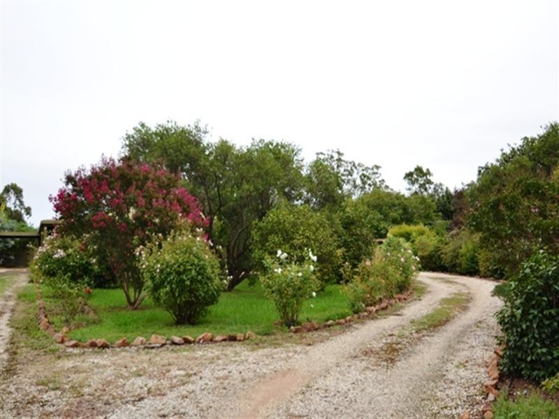 8 Jones Street, Avenel VIC 3664