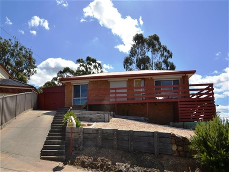 42 Monash Drive, Seymour VIC 3660