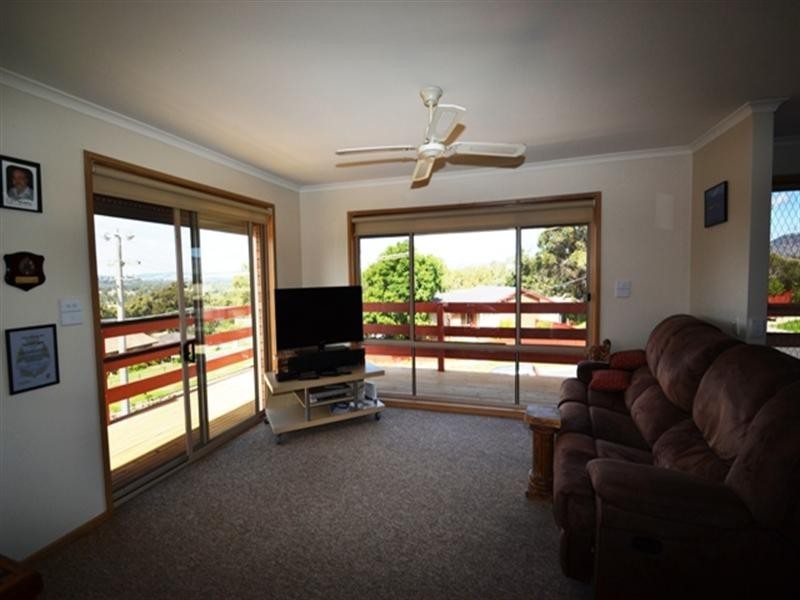 42 Monash Drive, Seymour VIC 3660