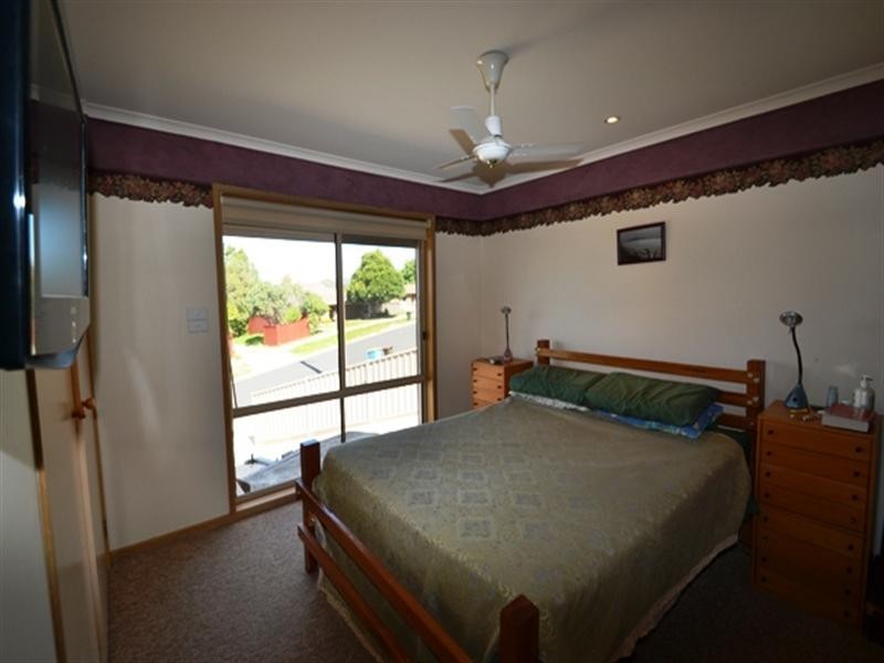 42 Monash Drive, Seymour VIC 3660