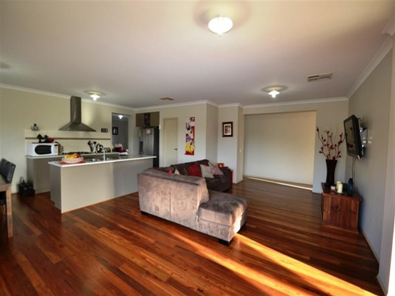 5-7 Scarlett Street, Avenel VIC 3664