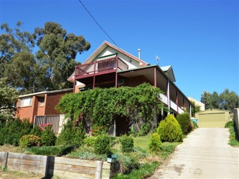 32 Monash Drive, Seymour VIC 3660