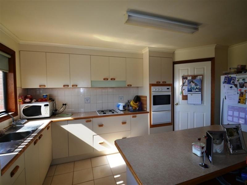 32 Monash Drive, Seymour VIC 3660