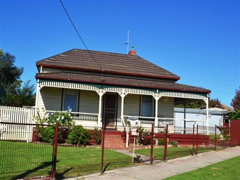 13 Gordon Crescent, Seymour VIC 3660