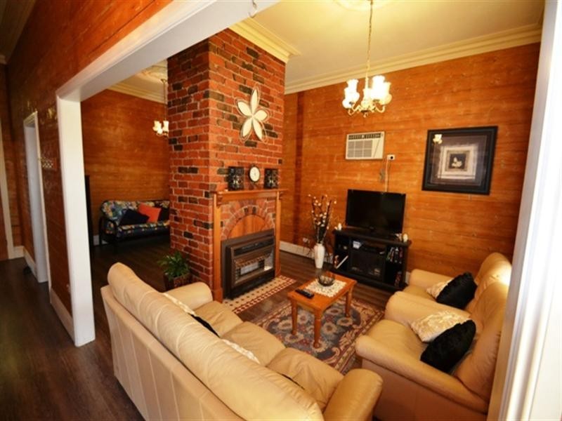 13 Gordon Crescent, Seymour VIC 3660