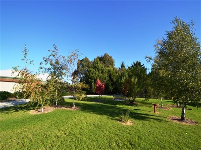 14 Mallett Crescent, Seymour VIC 3660