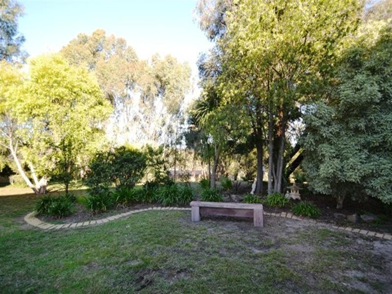 14 Mallett Crescent, Seymour VIC 3660