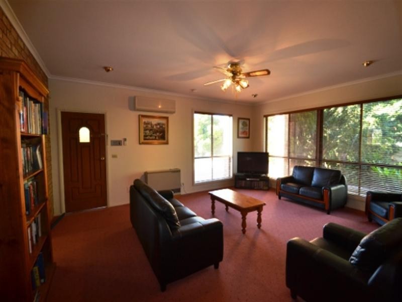 14 Mallett Crescent, Seymour VIC 3660