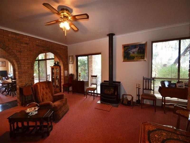 14 Mallett Crescent, Seymour VIC 3660