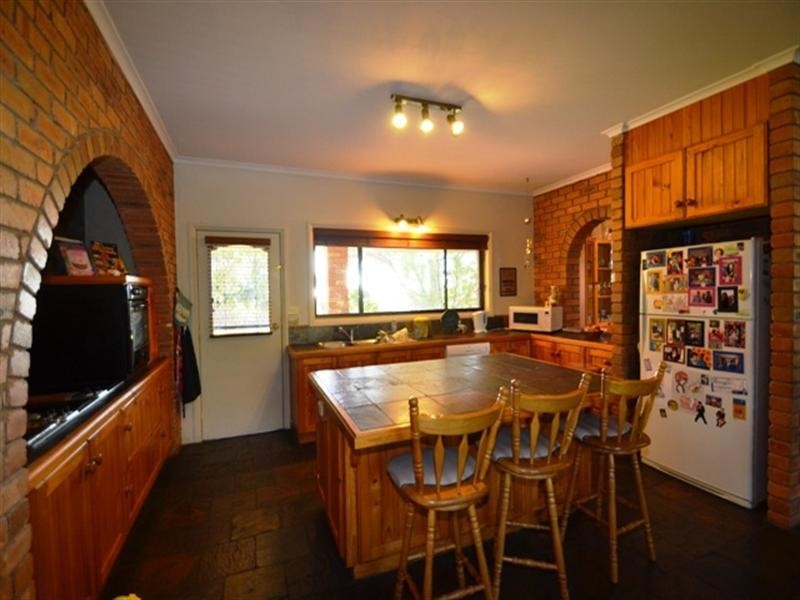 14 Mallett Crescent, Seymour VIC 3660