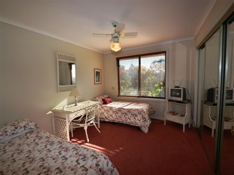 14 Mallett Crescent, Seymour VIC 3660