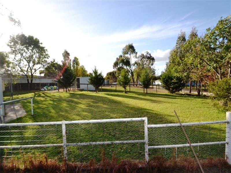 11 Kobyboyn Rd Seymour, Seymour VIC 3660