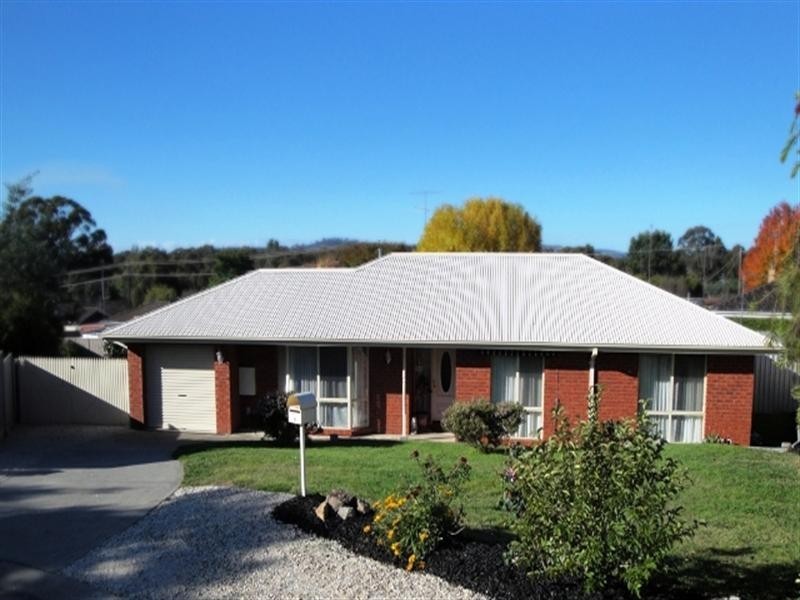 4 Heffey Court, Seymour VIC 3660