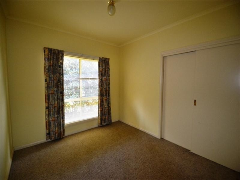 12 Longwood Road, Avenel VIC 3664