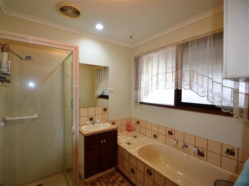 128 Tarcombe Road, Seymour VIC 3660