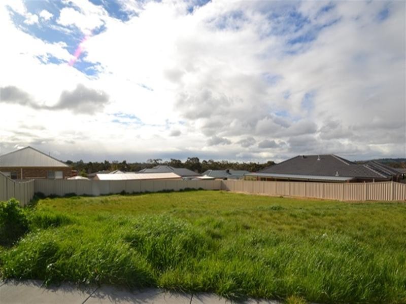 13 Heffey Court, Seymour VIC 3660