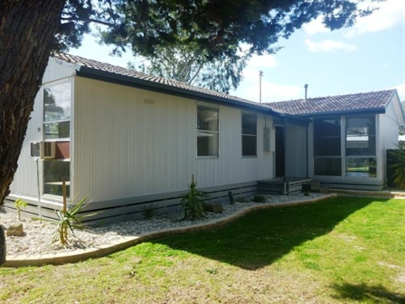 70 Martindale Crescent, Seymour VIC 3660