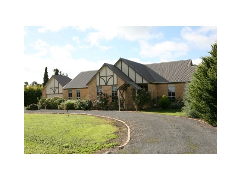 3 Kiaman Close, Bushfield VIC 3281