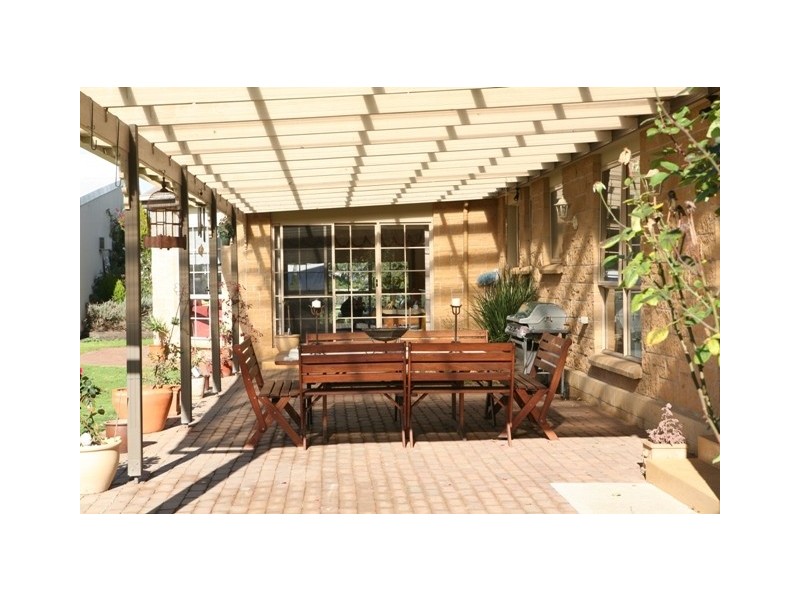 3 Kiaman Close, Bushfield VIC 3281