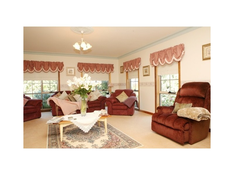 3 Kiaman Close, Bushfield VIC 3281