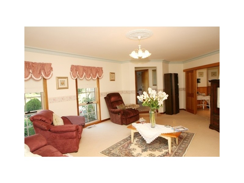 3 Kiaman Close, Bushfield VIC 3281