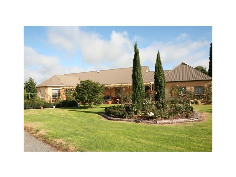 3 Kiaman Close, Bushfield VIC 3281