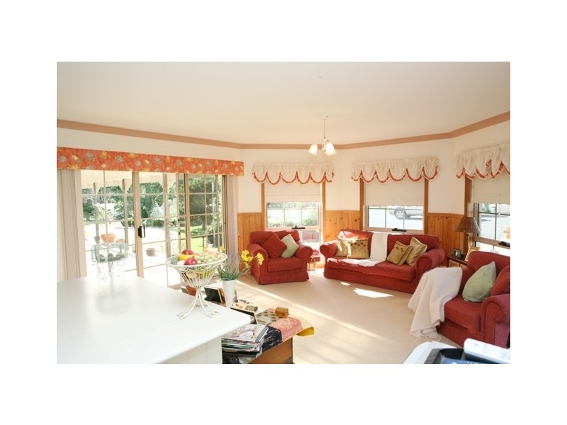 3 Kiaman Close, Bushfield VIC 3281