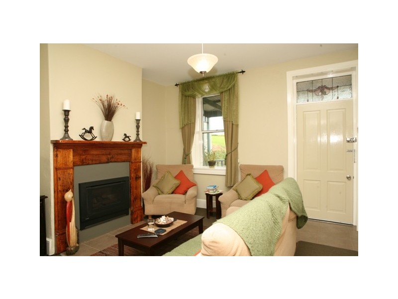 2 Mortlake Road, Warrnambool VIC 3280