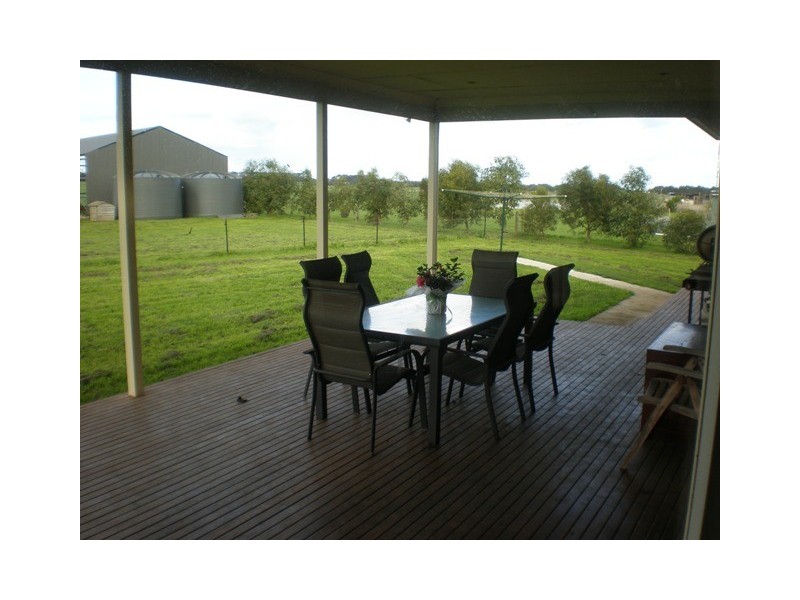 80 Scotts Road, Crossley VIC 3283