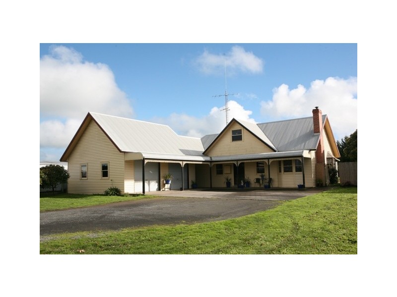 31 Hopkins Highway, Bushfield VIC 3281