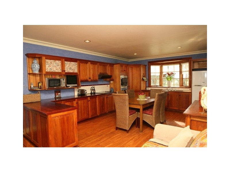 31 Hopkins Highway, Bushfield VIC 3281