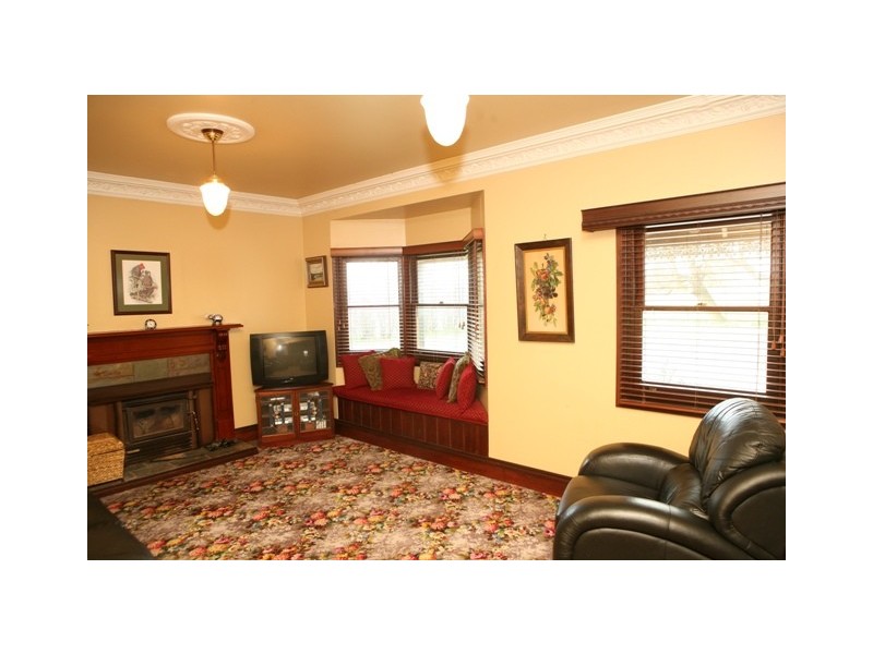 31 Hopkins Highway, Bushfield VIC 3281