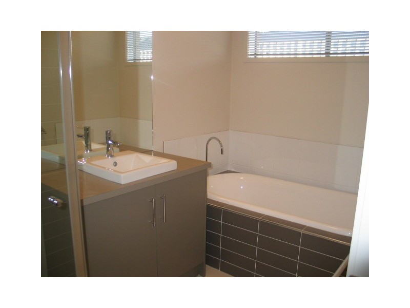 14 Golden Spring Court, Warrnambool VIC 3280