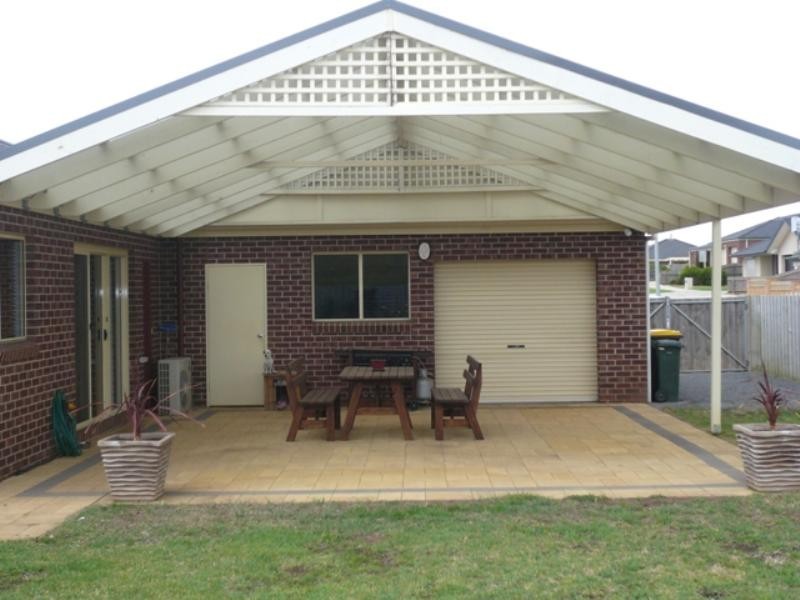 18 Nina Street, Dennington VIC 3280