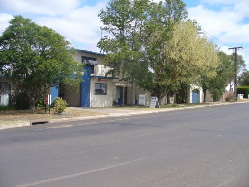 2 Riley Street, Hamilton VIC 3300