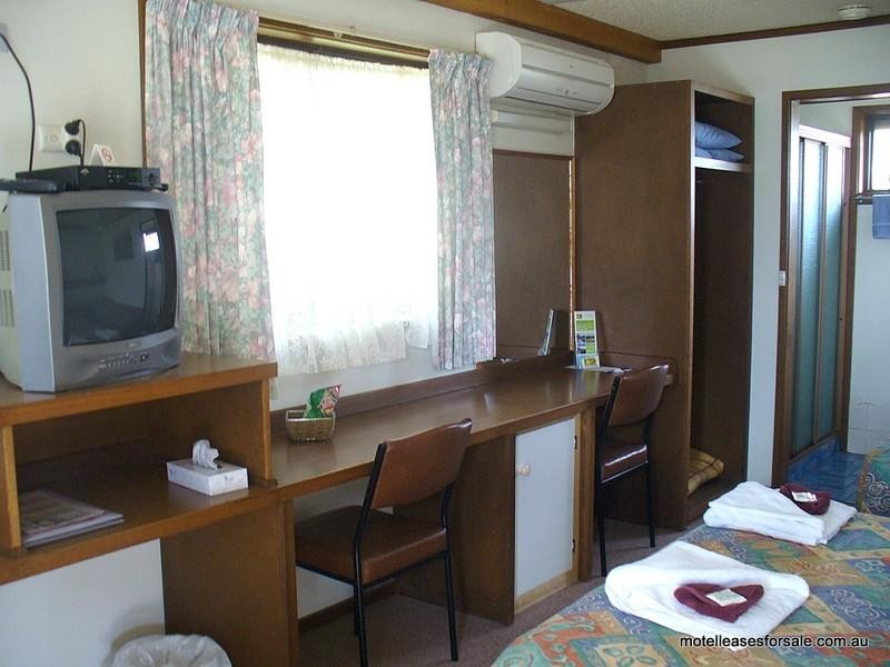 2 Riley Street, Hamilton VIC 3300