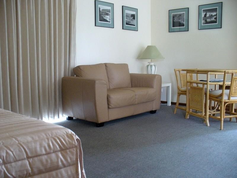 2 Riley Street, Hamilton VIC 3300