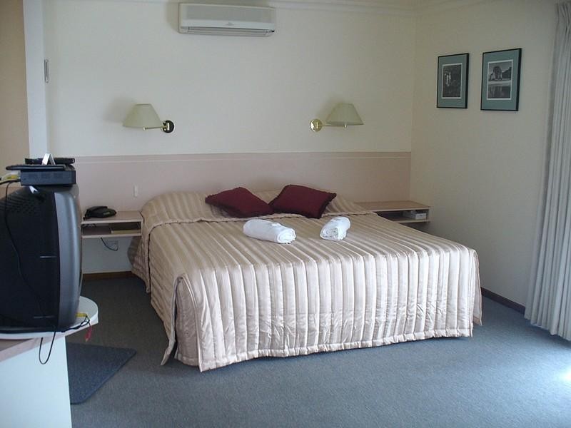 2 Riley Street, Hamilton VIC 3300