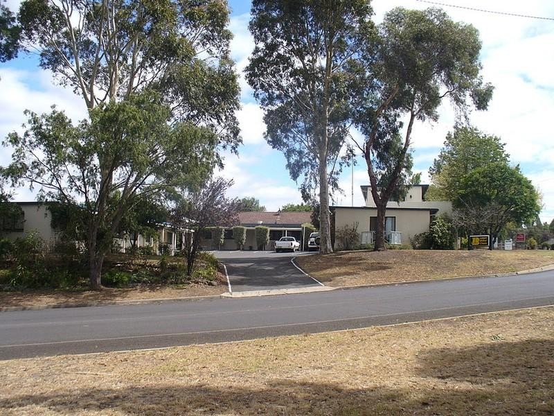 2 Riley Street, Hamilton VIC 3300