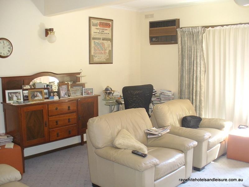 153 Grampians Road, Halls Gap VIC 3381