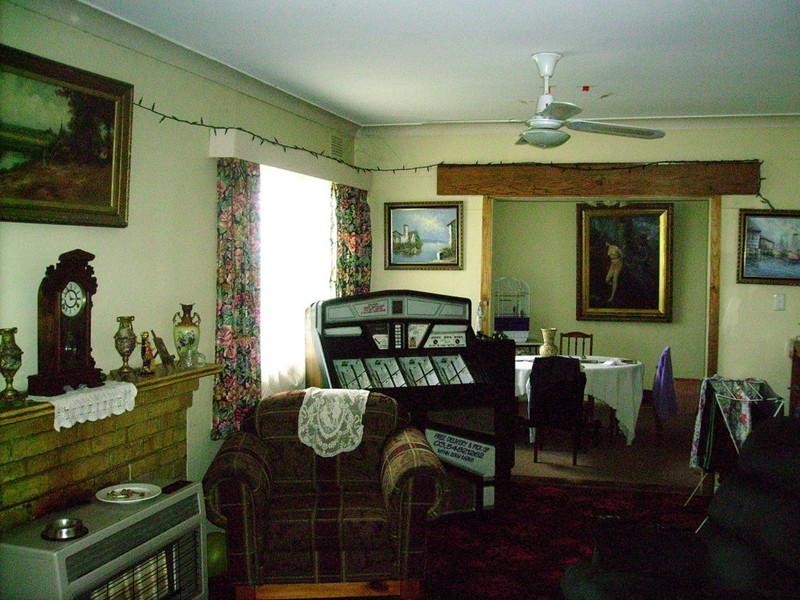 296 High St (Calder Hwy ) via Kangaroo Flats, Bendigo VIC 3550