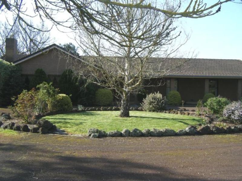 890 Connewarren Lane, Mortlake VIC 3272