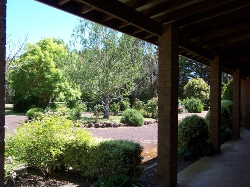 890 Connewarren Lane, Mortlake VIC 3272