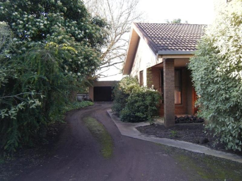 890 Connewarren Lane, Mortlake VIC 3272