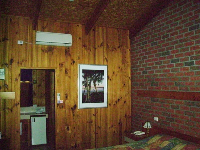 C/Rd Motor Inn 197 Henty Highway, Warracknabeal VIC 3393