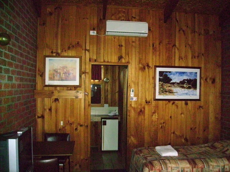 C/Rd Motor Inn 197 Henty Highway, Warracknabeal VIC 3393