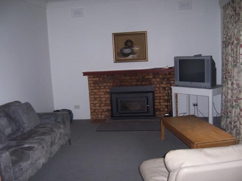 1821 Hamilton Highway, Hexham VIC 3273