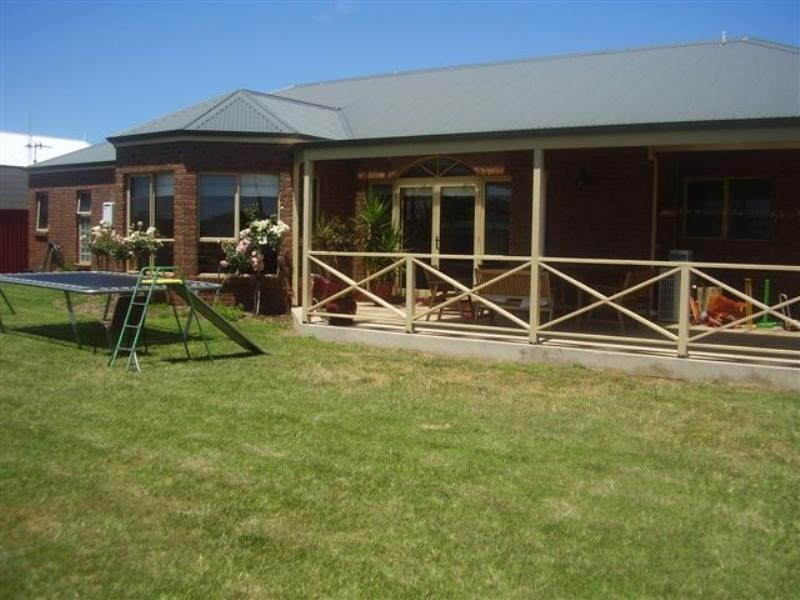 42 Clarke Street, Koroit VIC 3282