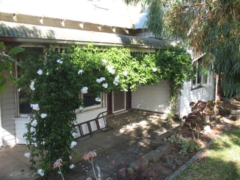 16 Russell Street, Macarthur VIC 3286