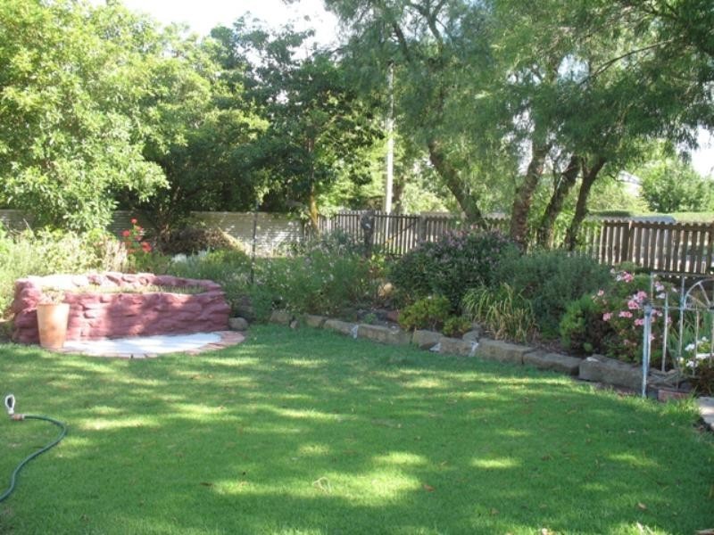 16 Russell Street, Macarthur VIC 3286